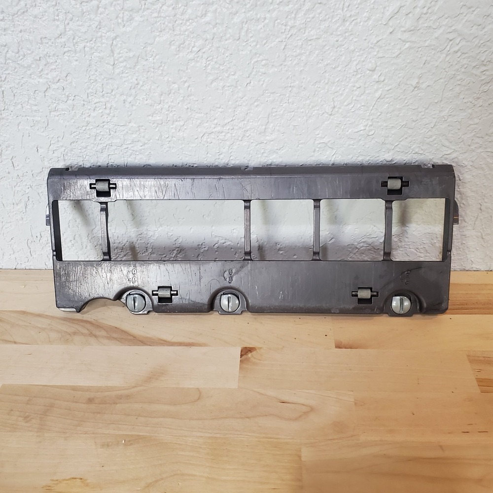 Dyson DC28 SOLEPLATE SKIDPLATE BOTTOM COVER Genuine OEM Part # 915196-01